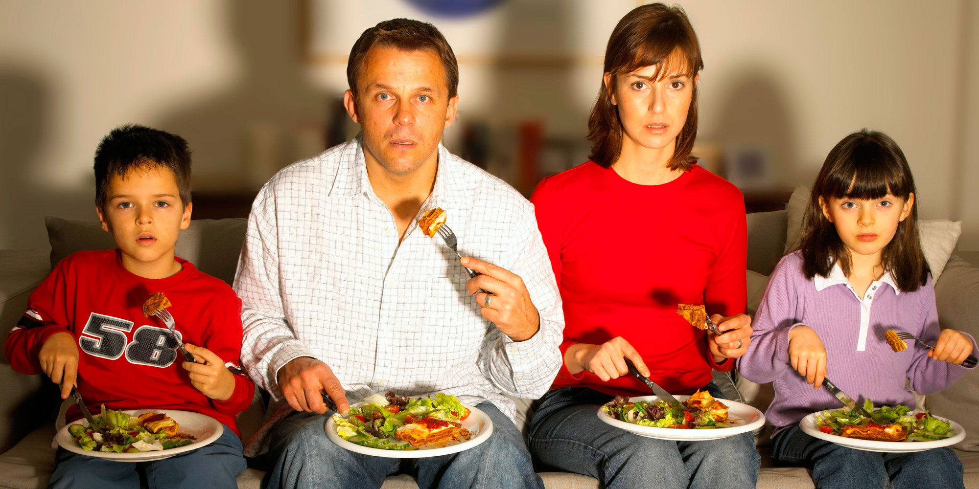 Comer assistindo televisão atrapalha a refeição? Verdade ou Mito?